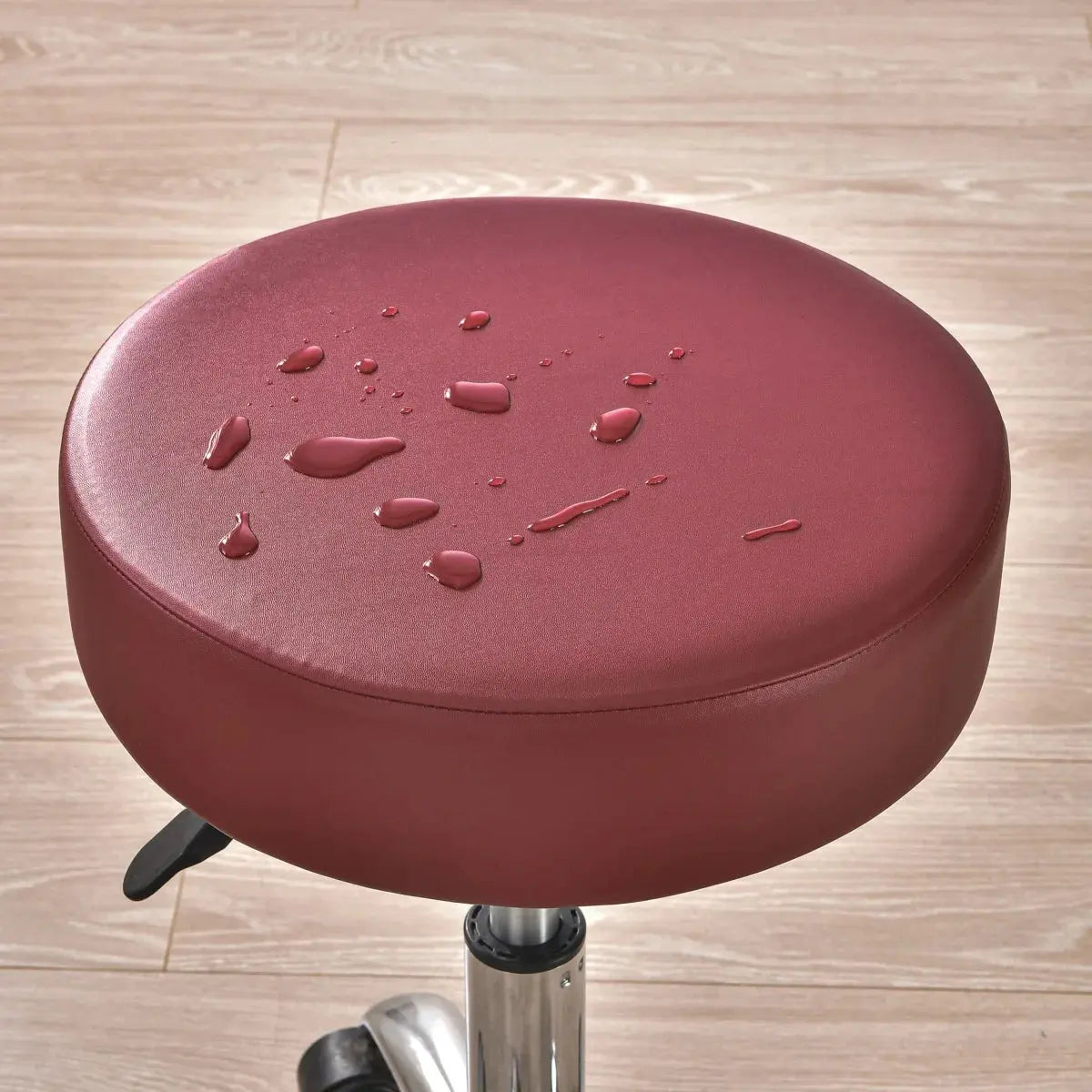 Housse de protection pour tabouret de bar rouge 1