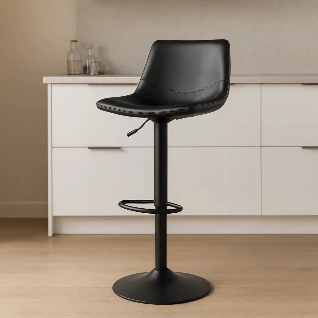 Tabourets de bar pivotant en cuir noir 1